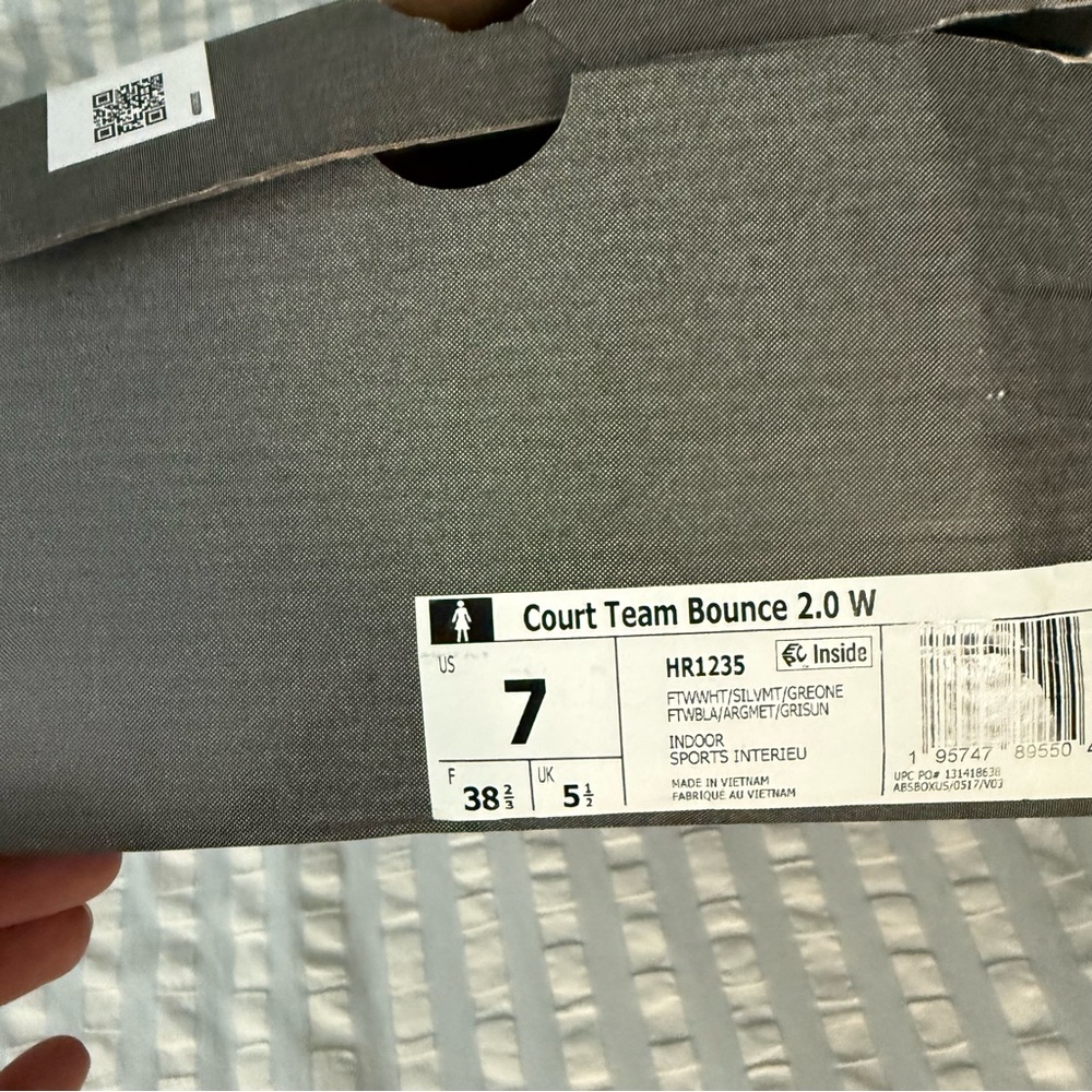 New Adidas Court Team Bounce 2.0 Women’s Volleyball Tennis shoes size 7 - Picture 7 of 7